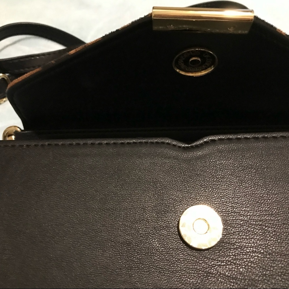 Crossbody with RFID. Touchscreen - Picture 9 of 11